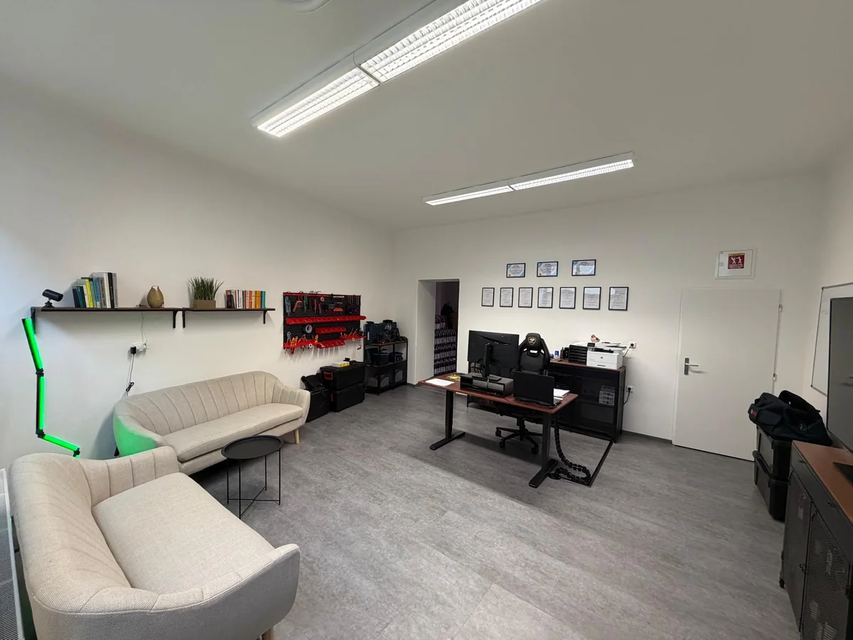 Interiér kanceláře elektrikářů Elektrovia v Krnově