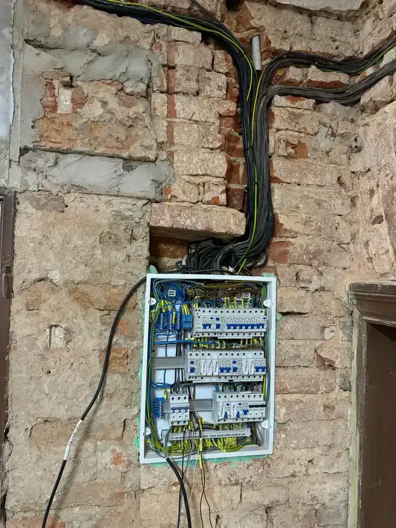 Rozvaděč připravený na revizi elektroinstalace